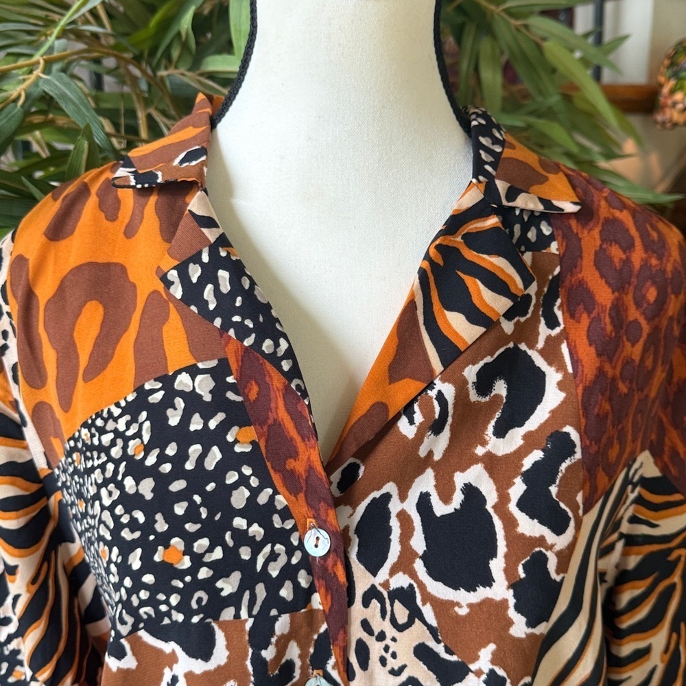 ALICE BLUE medium, V-neck ruffled, layered sleeves blouse, excellent condition - Picture 7 of 10